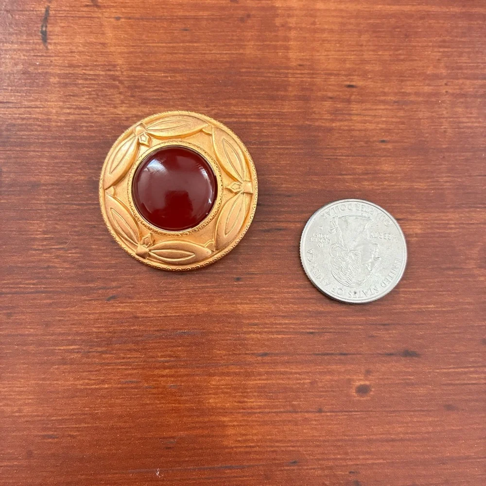 MONET Smithsonian Egyptian Revival Gold Tone Faux Carnelian Cabochon Brooch Pin